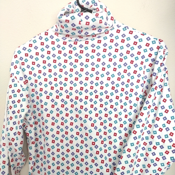 White Geometric Turtleneck Longsleeved Top - Picture 1 of 2